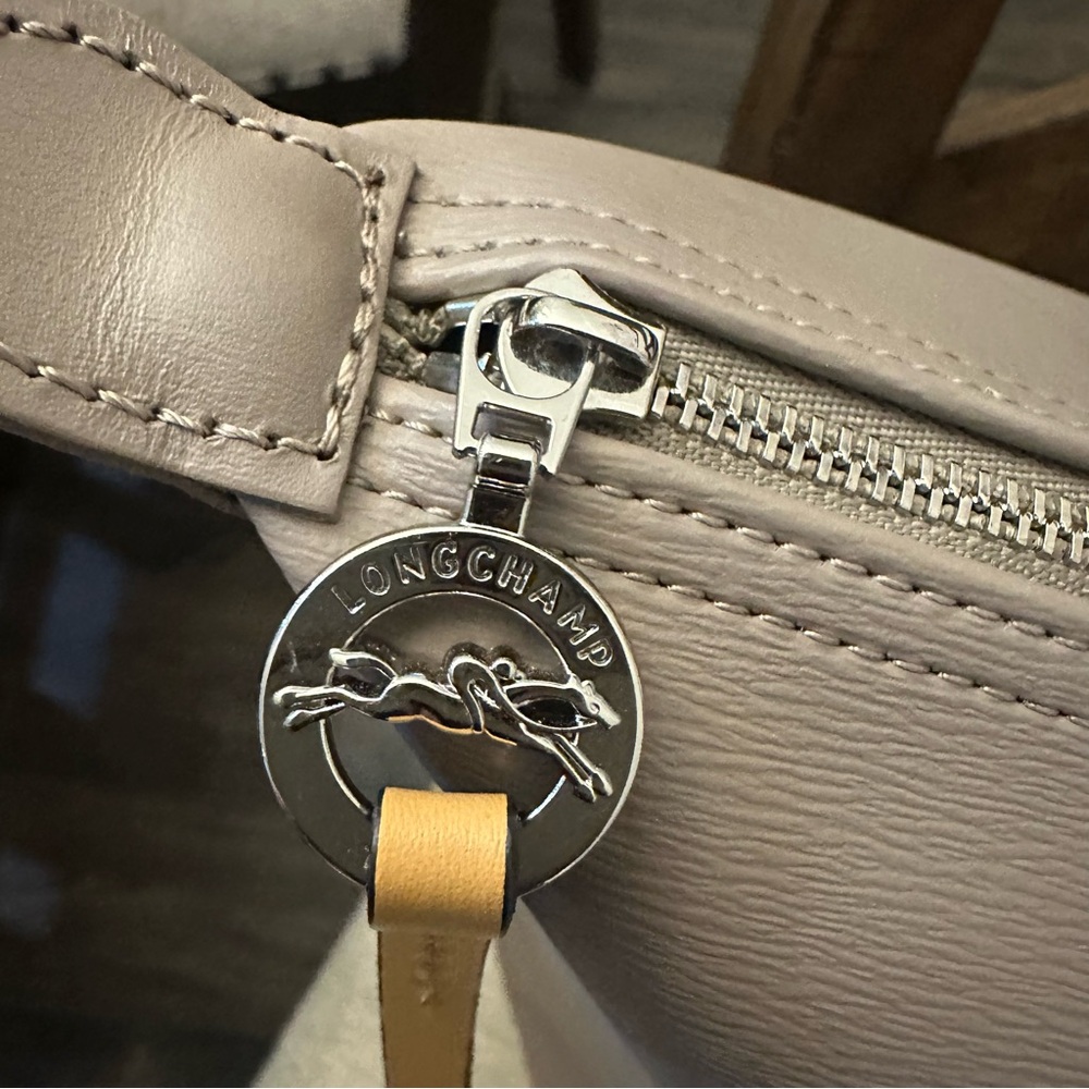 Longchamp Le Pliage City shoulder tote bag in the color taupe Large - Picture 9 of 16